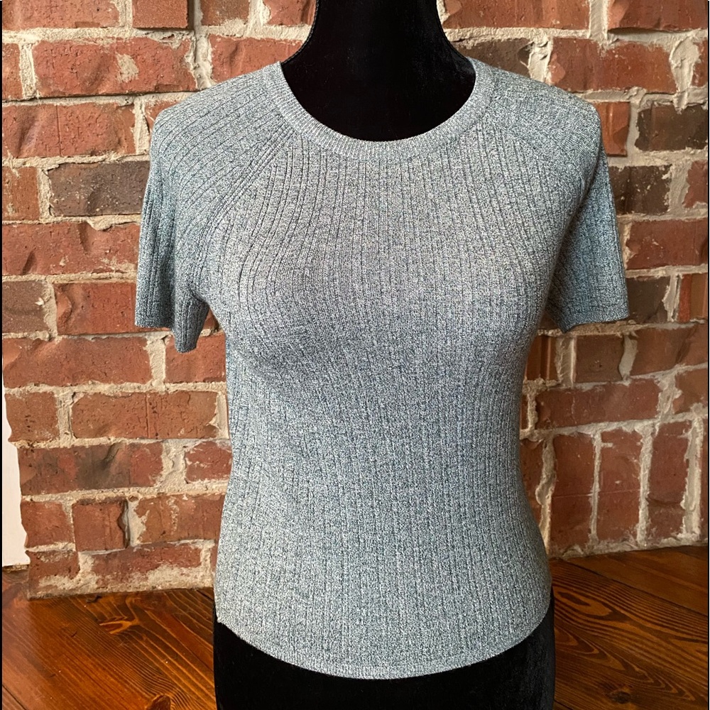 Cute short-sleeved sweater